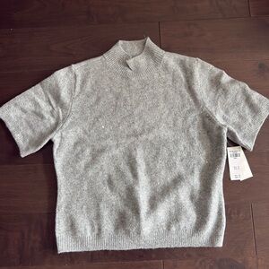 Abercrombie & Fitch Gray Short Sleeve Sweater